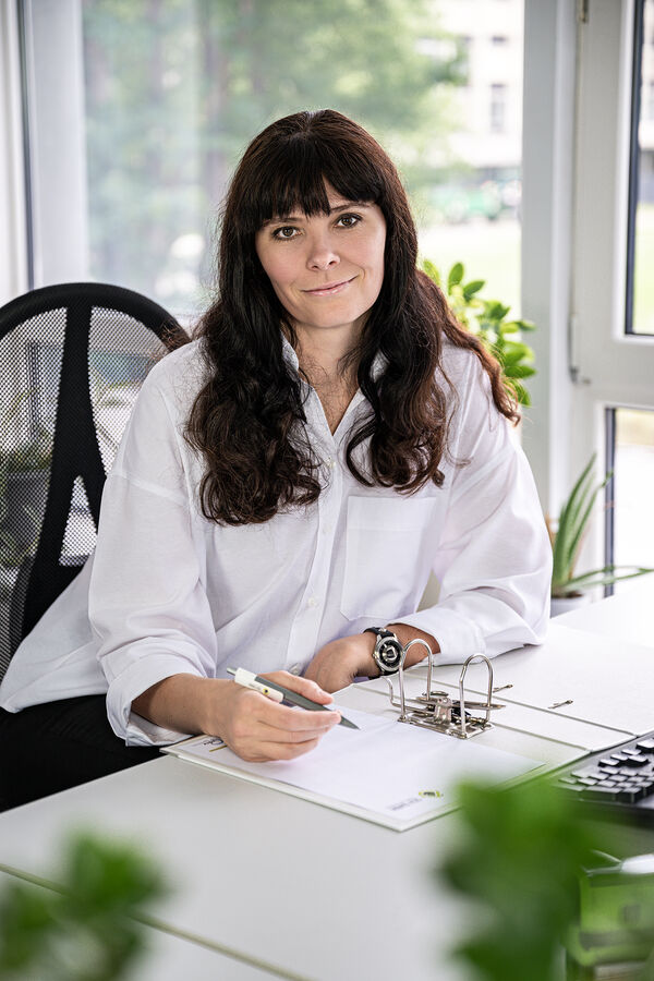 Julia Schuster, Finanz- und Objektbuchhaltung bei der SGV GmbH